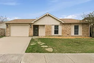 825 W Embercrest Dr, Arlington, TX 76017 - Photo 1