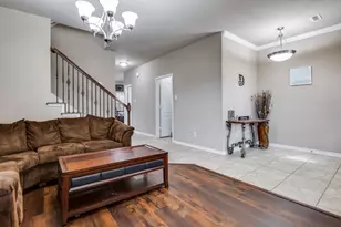 5808 Windy Meadow Ln, Grand Prairie, TX 75052 - Photo 4