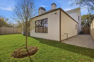 6804 Santa Maria Ln, Dallas, TX 75214 - Photo 36