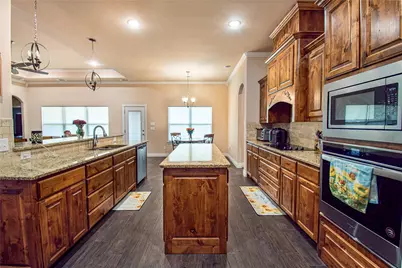 1009 Sky Court, Weatherford, TX 76085 - Photo 12