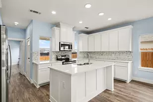 1317 E Tucker St, Fort Worth, TX 76104 - Photo 10