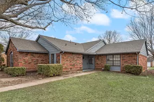 1362 Southridge Dr, Lancaster, TX 75146 - Photo 2