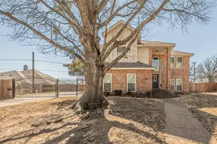 3820 Meadowmere Ln, Arlington, TX 76001 - Photo 2