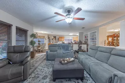 5260 Dillon Circle, Haltom City, TX 76137 - Photo 16