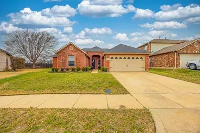 5260 Dillon Circle, Haltom City, TX 76137 - Photo 1