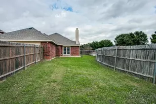 883 San Jacinto Dr, Grand Prairie, TX 75052 - Photo 22