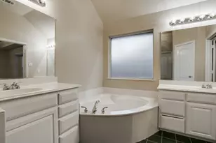 883 San Jacinto Dr, Grand Prairie, TX 75052 - Photo 16