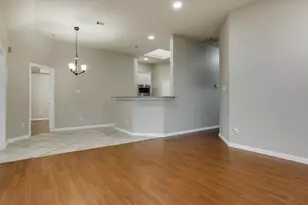 883 San Jacinto Dr, Grand Prairie, TX 75052 - Photo 4