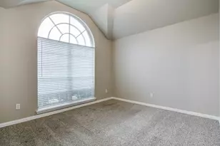 883 San Jacinto Dr, Grand Prairie, TX 75052 - Photo 14