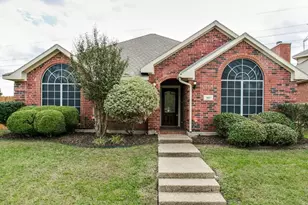 883 San Jacinto Dr, Grand Prairie, TX 75052 - Photo 1