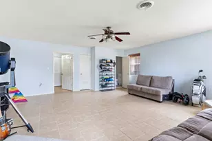 1010 Nina St, Bowie, TX 76230 - Photo 32