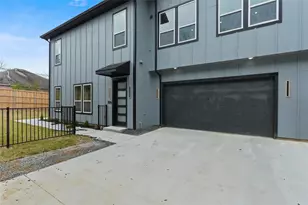 306 E 7th St, Dallas, TX 75203 - Photo 2