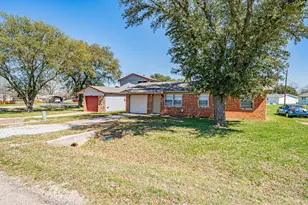 1848 Coral Rd, Pelican Bay, TX 76020 - Photo 4