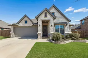204 Magnolia Dr, Azle, TX 76020 - Photo 2