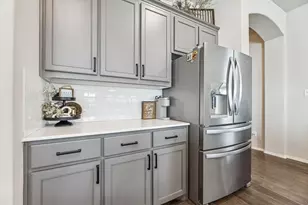 204 Magnolia Dr, Azle, TX 76020 - Photo 10