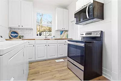 215 E 12th Street, Bonham, TX 75418 - Photo 12