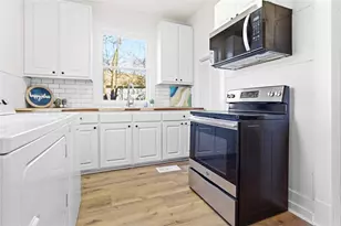 215 E 12th St, Bonham, TX 75418 - Photo 12