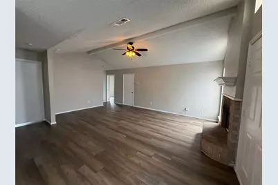 7401 Wagonwheel Road, Fort Worth, TX 76133 - Photo 2