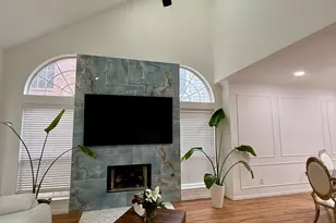 417 Moonlight Way, Irving, TX 75063 - Photo 2