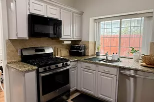 417 Moonlight Way, Irving, TX 75063 - Photo 8