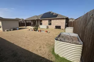 2400 Briarhurst Ct, Denton, TX 76207 - Photo 4