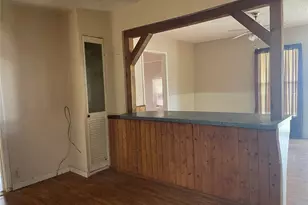 406 S Austin St, Wolfe City, TX 75496 - Photo 6