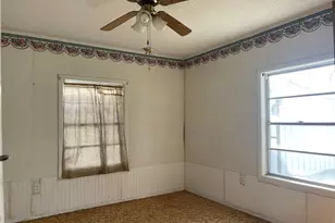 406 S Austin St, Wolfe City, TX 75496 - Photo 14