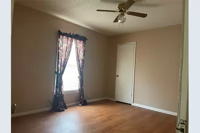 406 S Austin Street, Wolfe City, TX 75496 - Photo 12