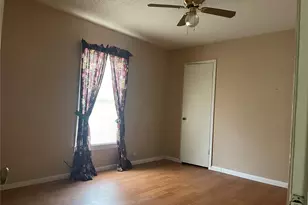 406 S Austin St, Wolfe City, TX 75496 - Photo 12