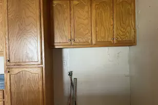 406 S Austin St, Wolfe City, TX 75496 - Photo 8