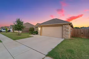 904 Sam St, Springtown, TX 76082 - Photo 30