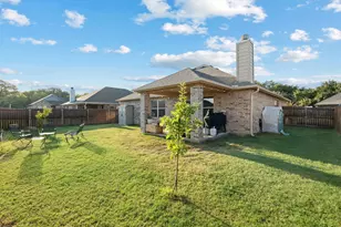 904 Sam St, Springtown, TX 76082 - Photo 22