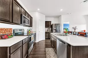 816 Glover Dr, Aubrey, TX 76227 - Photo 8