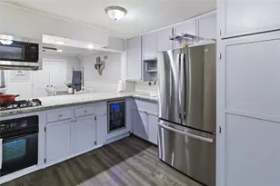 1419 Swiss St, Arlington, TX 76010 - Photo 10