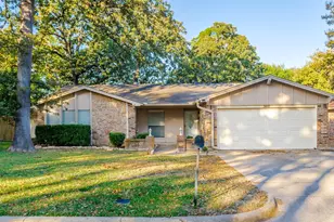 5602 Kingstree Ct, Arlington, TX 76017 - Photo 2