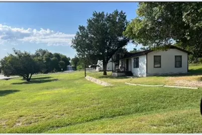 2605 Pinoak Street, Granbury, TX 76048 - Photo 2