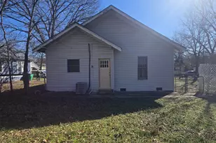 215 Bell St, Gainesville, TX 76240 - Photo 26
