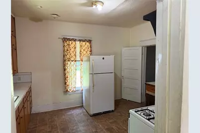215 Bell Street, Gainesville, TX 76240 - Photo 10