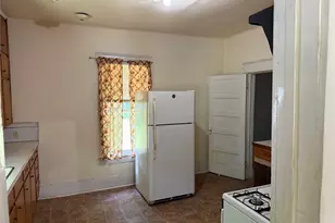 215 Bell St, Gainesville, TX 76240 - Photo 10