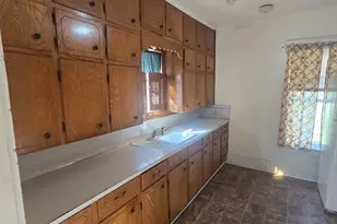 215 Bell St, Gainesville, TX 76240 - Photo 8