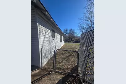 215 Bell Street, Gainesville, TX 76240 - Photo 32