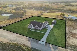 711 Hummingbird Ln, Justin, TX 76247 - Photo 38