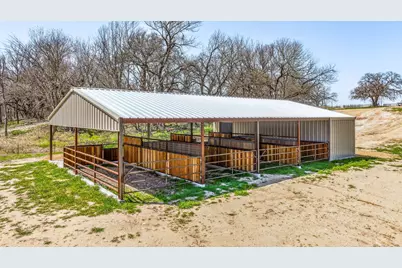 1704 E Fm 1188, Bluff Dale, TX 76433 - Photo 32