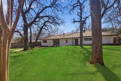 608 W Redbud Drive, Hurst, TX 76053 - Photo 22