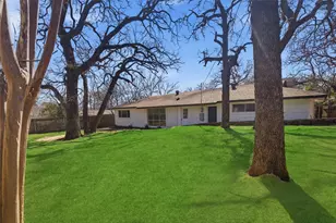 608 W Redbud Dr, Hurst, TX 76053 - Photo 22