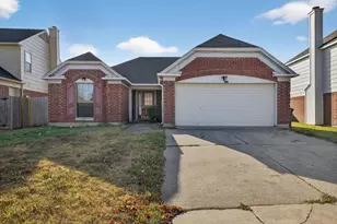 920 Danforth, Arlington, TX 76017 - Photo 2