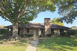 827 Meandering Way, Mesquite, TX 75150 - Photo 2