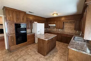 821 E Hwy 199, Springtown, TX 76082 - Photo 8