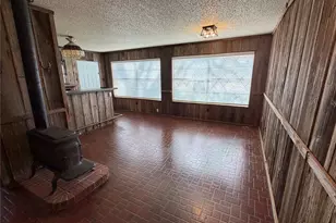 821 E Hwy 199, Springtown, TX 76082 - Photo 14