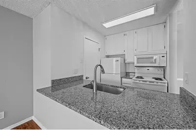 1810 N Garrett Avenue #206, Dallas, TX 75206 - Photo 4